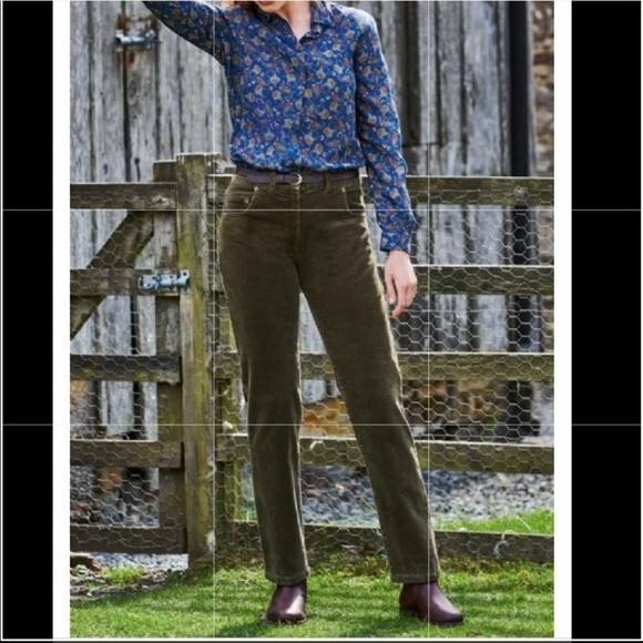 St. John's Bay Straight Leg Stretch Women's Olive Green Corduroy Pants Size 10 - Picture 13 of 16